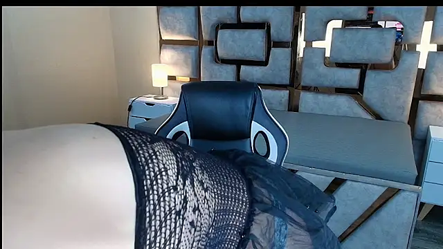 Snapshot of Candy_Velvet chatting on December 14, 5:02 am Candy Velvet online show from December 14, 5:02 am