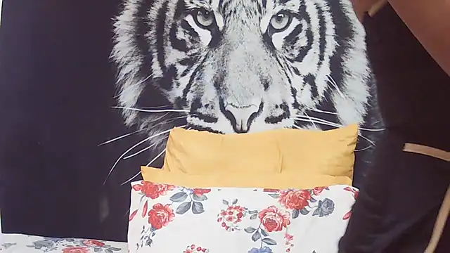 SweetPortableAmber online show from February 26, 12:04 pm