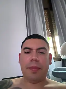 Snapshot of davidxxx099 chatting on May 19, 6:36 pm davidxxx099 online show from May 19, 6:36 pm
