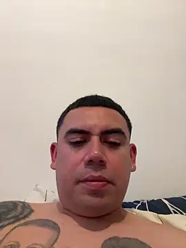 Snapshot of davidxxx099 chatting on May 27, 8:39 pm davidxxx099 online show from May 27, 8:39 pm