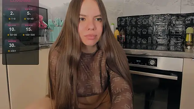 Snapshot of Chloe_loo chatting on July 10, 12:59 am Chloe loo online show from July 10, 12:59 am