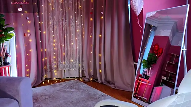 Lucy louras online show from February 24, 12:58 pm