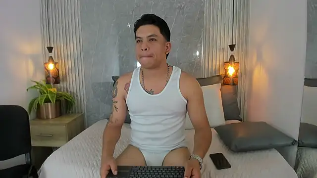 Dominic Taylor  online show from October 24, 3:25 am