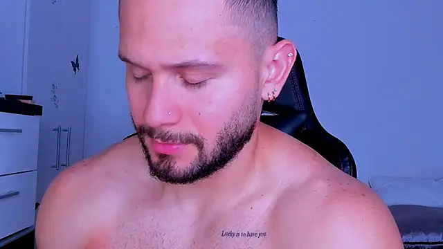 andrewcorey1 online show from September 20, 10:49 am