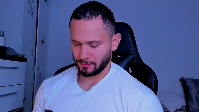 andrewcorey1 online show from September 25, 5:11 am