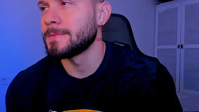 andrewcorey1 online show from October 6, 5:16 am