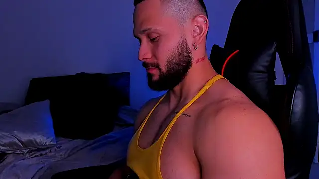 andrewcorey1 online show from October 28, 11:29 pm