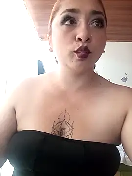 Snapshot of Mariana-94 chatting on November 5, 12:16 pm Mariana-94 online show from November 5, 12:16 pm