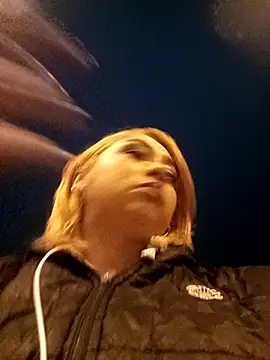 Snapshot of Mariana-94 chatting on December 2, 11:11 pm Mariana-94 online show from December 2, 11:11 pm