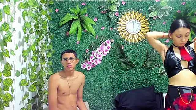 Snapshot of MielAndLeo chatting on September 15, 8:36 am MielAndLeo online show from September 15, 8:36 am