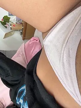 Snapshot of sabrina_rosee chatting on October 28, 1:25 pm sabrina rosee online show from October 28, 1:25 pm