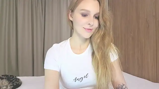 Snapshot of Brigitte_Bardot chatting on September 22, 6:37 am Brigitte Bardot online show from September 22, 6:37 am