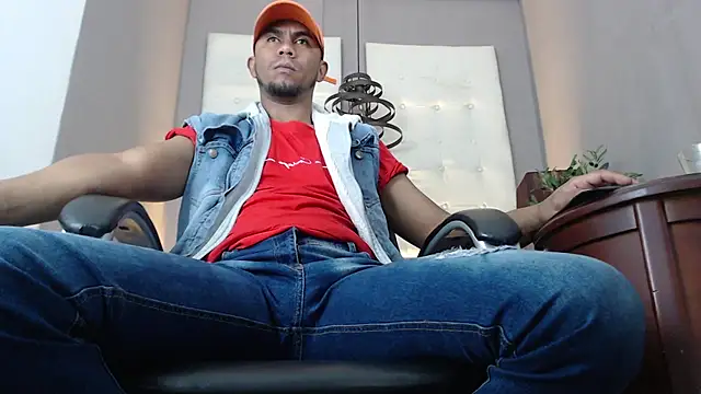 Snapshot of Sander_ath chatting on October 1, 1:28 pm Sander ath online show from October 1, 1:28 pm