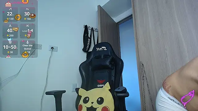 brunothompson3 online show from October 3, 10:29 pm