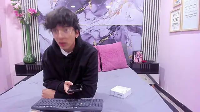 Snapshot of Desire_Ecstasy chatting on October 11, 12:58 pm Desire Ecstasy online show from October 11, 12:58 pm