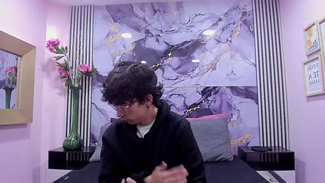Snapshot of Desire_Ecstasy chatting on October 15, 1:11 pm Desire Ecstasy online show from October 15, 1:11 pm