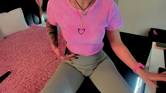 Snapshot of Kira_Key chatting on September 23, 1:41 am Kira Key online show from September 23, 1:41 am