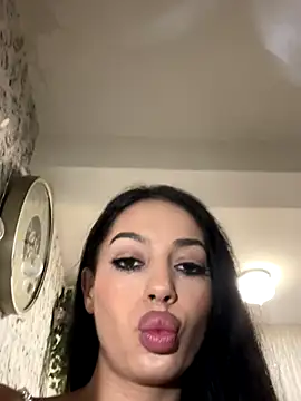 Snapshot of Bella_Vixen_ chatting on September 9, 9:58 pm Bella Vixen online show from September 9, 9:58 pm