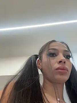 Snapshot of Bella_Vixen_ chatting on September 28, 7:30 pm Bella Vixen online show from September 28, 7:30 pm