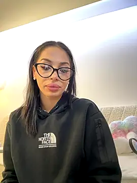 Snapshot of Bella_Vixen_ chatting on October 13, 7:25 pm Bella Vixen online show from October 13, 7:25 pm