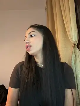 Snapshot of Bella_Vixen_ chatting on October 15, 7:03 pm Bella Vixen online show from October 15, 7:03 pm