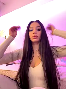 Snapshot of Bella_Vixen_ chatting on October 20, 7:14 pm Bella Vixen online show from October 20, 7:14 pm