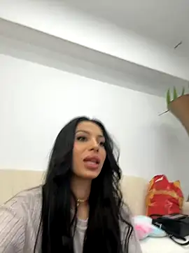 Snapshot of Bella_Vixen_ chatting on October 27, 8:13 pm Bella Vixen online show from October 27, 8:13 pm