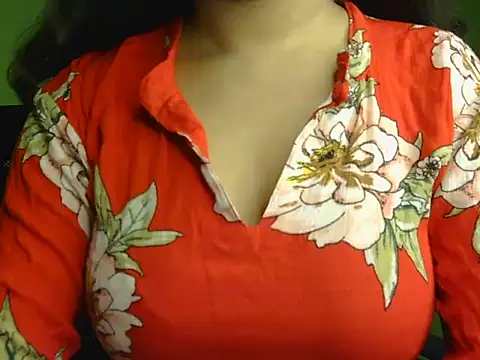 Snapshot of your_cute_girl chatting on October 18, 5:32 am your cute girl online show from October 18, 5:32 am