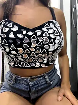 layra 9900 online show from October 26, 5:30 pm