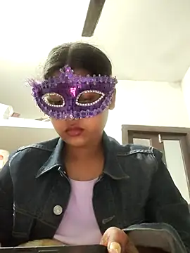 layra 9900 online show from December 13, 8:14 pm