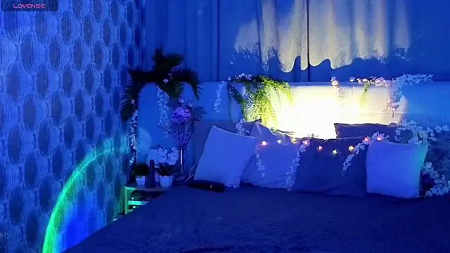 Aurora Bennet online show from November 12, 1:06 am