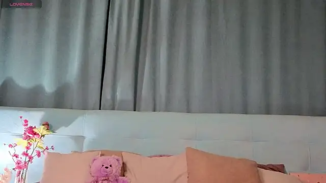 Aurora Bennet online show from February 18, 11:11 pm