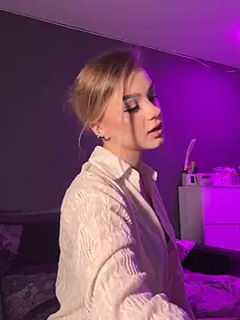 VelvetRush  online show from October 10, 4:39 pm