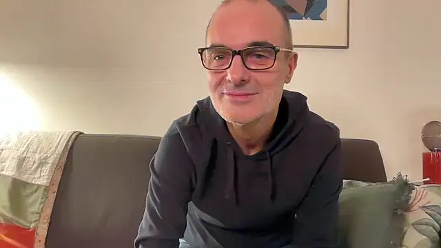 Snapshot of Milkywaymen chatting on November 28, 9:17 pm Milkywaymen online show from November 28, 9:17 pm