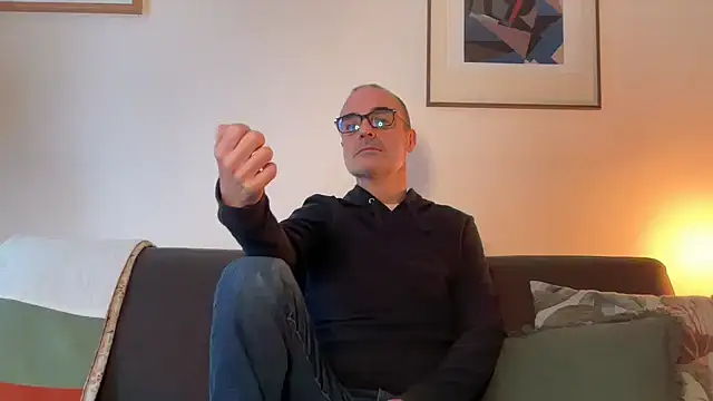 Snapshot of Milkywaymen chatting on November 29, 2:20 pm Milkywaymen online show from November 29, 2:20 pm