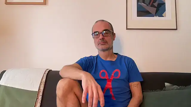 Snapshot of Milkywaymen chatting on December 2, 12:54 pm Milkywaymen online show from December 2, 12:54 pm