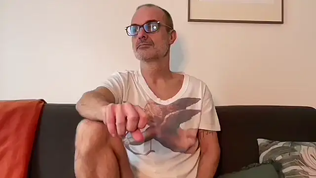 Snapshot of Milkywaymen chatting on December 3, 12:25 pm Milkywaymen online show from December 3, 12:25 pm