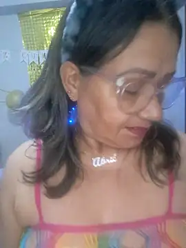 Vickysweeeettt online show from July 2, 2:44 am