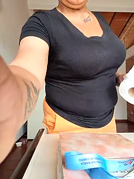 Vickysweeeettt online show from July 4, 4:24 pm