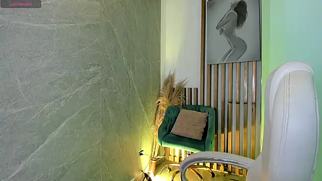 PauliinaBelle  online show from April 4, 1:08 pm