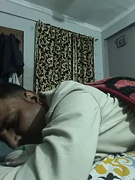 vardh033 online show from November 24, 5:45 pm