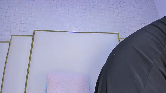 thalia888  online show from November 24, 7:02 pm