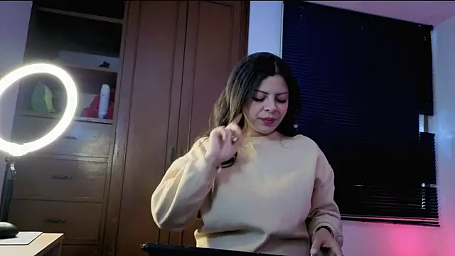 MiaCollinssx online show from April 20, 3:48 pm