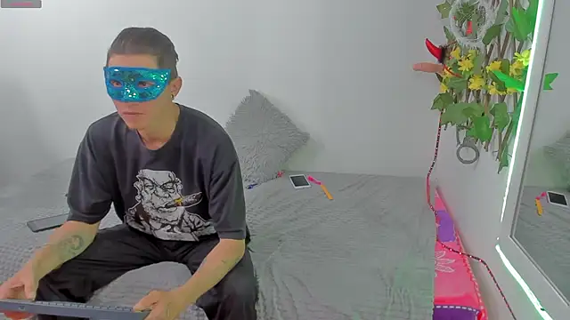 COUPLE25 33 online show from November 28, 9:06 pm