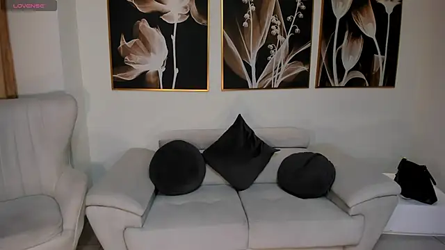 Snapshot of LeahNovac chatting on September 24, 11:13 am LeahNovac online show from September 24, 11:13 am