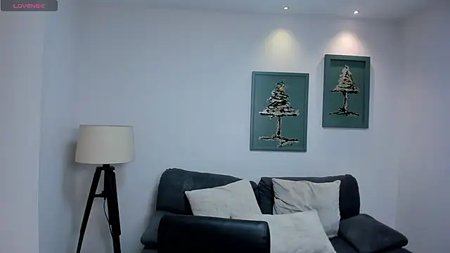 Snapshot of LeahNovac chatting on October 19, 5:02 pm LeahNovac online show from October 19, 5:02 pm