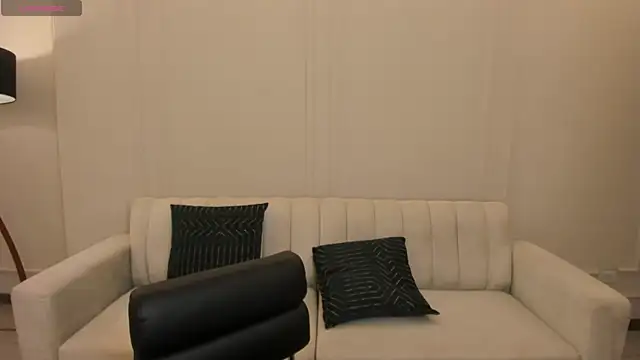 Snapshot of LeahNovac chatting on November 28, 11:24 am LeahNovac online show from November 28, 11:24 am