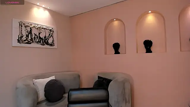 BonnyRose online show from April 17, 8:01 pm