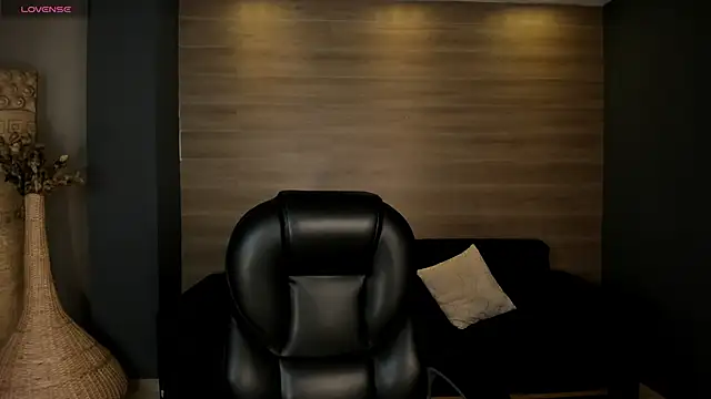 TiffannySins online show from April 23, 3:19 am