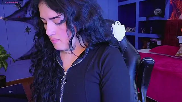 Snapshot of sari_belle chatting on November 3, 8:43 pm sari belle online show from November 3, 8:43 pm